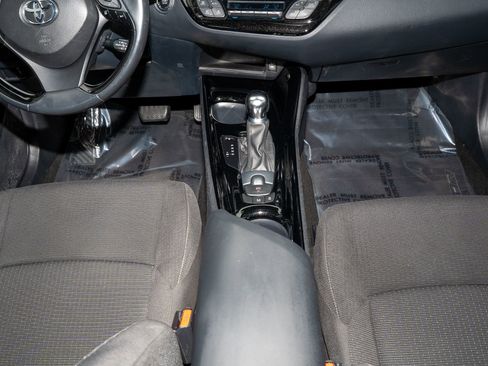 Used 2019 Toyota C-HR XLE image 24