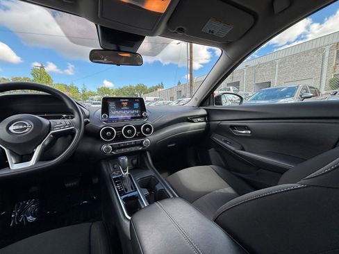 Used 2025 Nissan Sentra SV FWD image 33