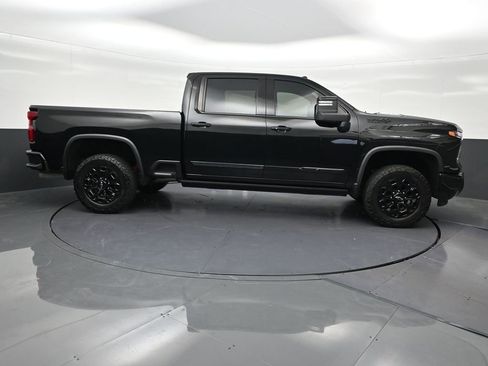 Used 2024 Chevrolet Silverado 2500 High Country w/ Midnight Edition AWD/4WD image 7