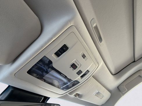 Used 2017 Lexus ES 350 w/ Luxury Package image 24