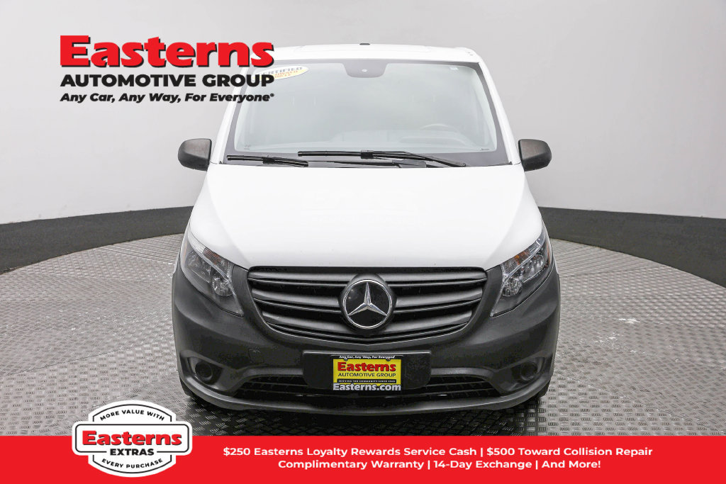 Used 2023 Mercedes-Benz Metris image 3