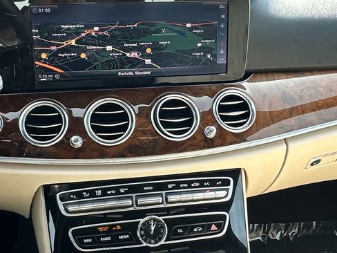 Used 2017 Mercedes-Benz E 300 4MATIC image 16