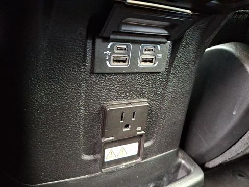 Certified 2018 Jeep Wrangler Unlimited Sahara image 11