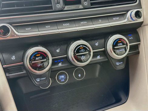 Used 2023 Genesis G70 3.3T w/ Sport Prestige Package RWD image 15