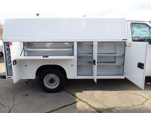 New 2026 Ford E-350 and Econoline 350 Super Duty w/ Power Equipment Group RWD image 10