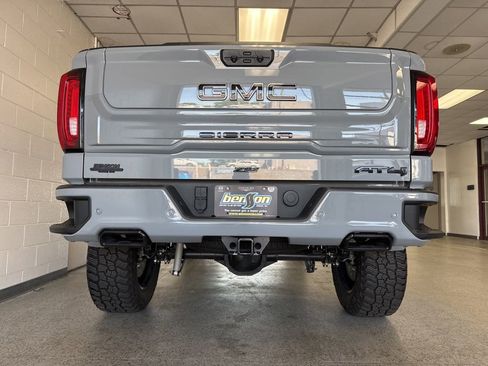 Used 2025 GMC Sierra 1500 AT4 w/ Technology Package AWD/4WD image 6