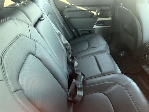 Used 2023 Land Rover Defender 110 S image 8