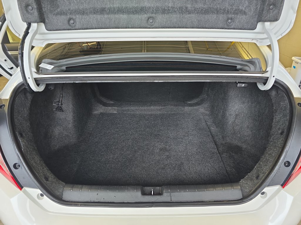 Used 2019 Honda Civic Touring image 12
