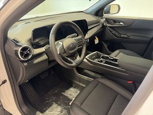 New 2026 Chevrolet Equinox LT w/ Convenience Package II image 8