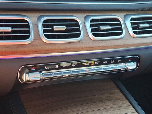 Certified 2025 Mercedes-Benz GLS 450 4MATIC image 16