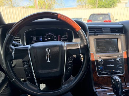 Used 2015 Lincoln Navigator 4WD image 27
