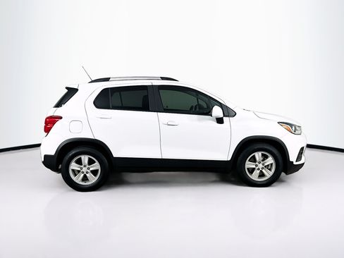 Used 2022 Chevrolet Trax LT w/ LT Convenience Package FWD image 10