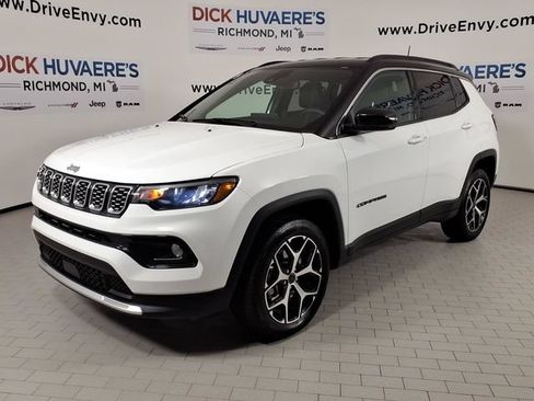 Used 2025 Jeep Compass Limited AWD/4WD image 1