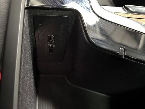 Used 2024 Volvo XC90 B5 Plus image 25