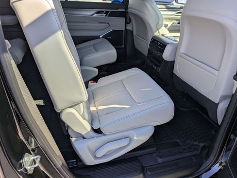 New 2026 Jeep Grand Wagoneer 2WD image 27