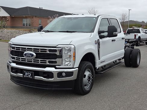 New 2026 Ford F350 XLT w/ XLT Value Package AWD/4WD image 2