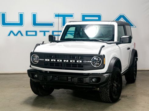 Used 2022 Ford Bronco Black Diamond image 5