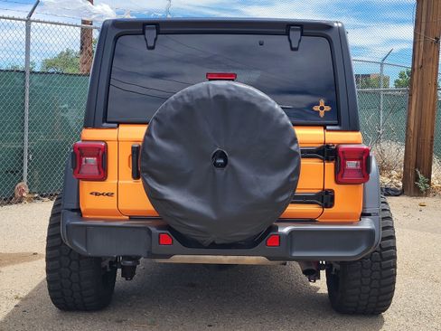 Used 2023 Jeep Wrangler Unlimited Rubicon 4xe w/ Cold Weather Group AWD/4WD image 6