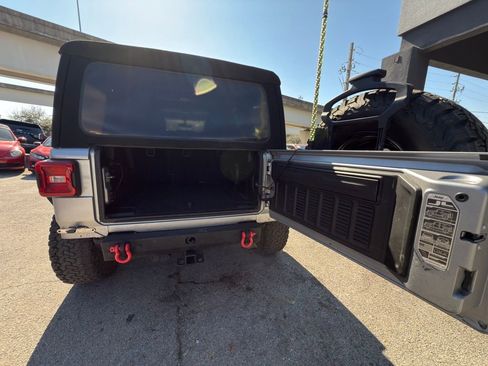 Used 2018 Jeep Wrangler Unlimited Sport S image 31