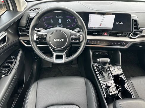 Certified 2025 Kia Sportage EX FWD image 7