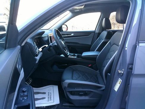 Used 2024 Volkswagen Atlas Peak Edition SEL AWD/4WD image 24