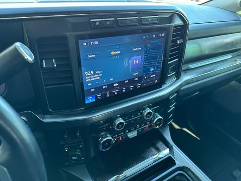 Used 2024 Ford F250 Lariat image 11