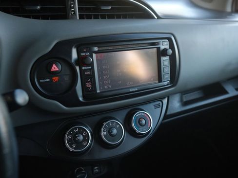 Used 2016 Toyota Yaris SE image 21