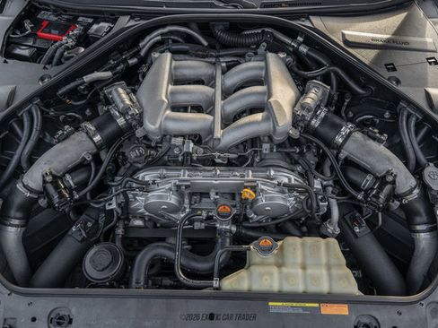Used 2010 Nissan GT-R Premium AWD/4WD image 22