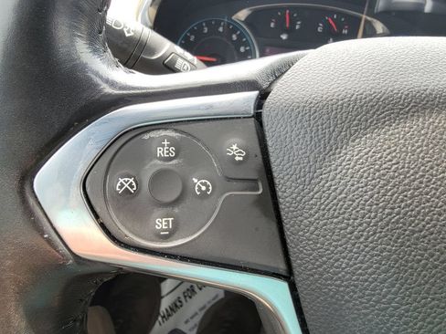 Used 2022 Chevrolet Traverse LT FWD image 15