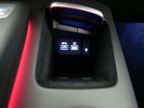 Used 2022 Genesis GV70 3.5T Sport w/ Sport Prestige Package image 32