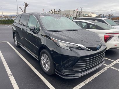 Used 2024 Toyota Sienna LE