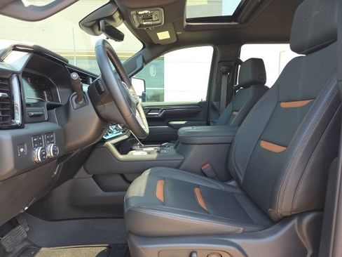 Used 2024 GMC Sierra 2500 AT4 w/ AT4 Premium Plus Package AWD/4WD image 13