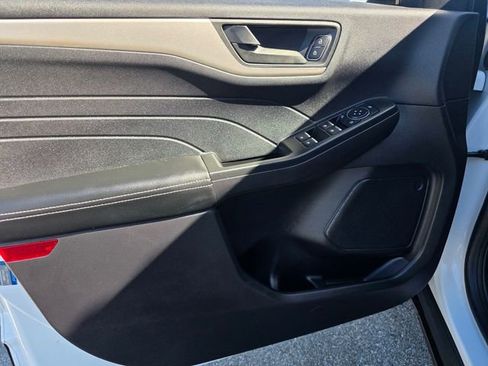 Used 2022 Ford Escape SE w/ Convenience Package image 8