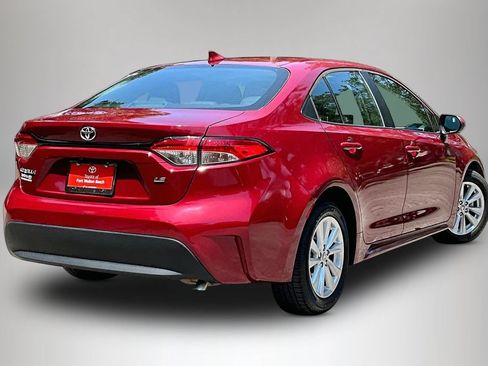 Used 2023 Toyota Corolla LE w/ LE Premium Package FWD image 4