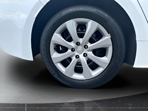 Used 2020 Toyota Corolla LE FWD image 24