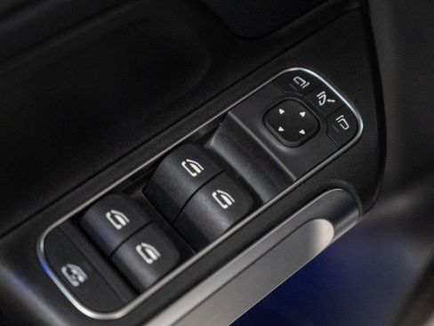 Certified 2024 Mercedes-Benz GLB 250 4MATIC image 17