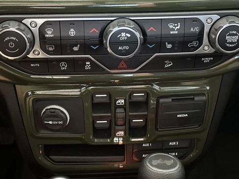 Used 2021 Jeep Wrangler Unlimited Sport AWD/4WD image 23