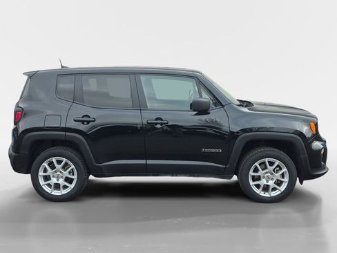 Used 2023 Jeep Renegade Latitude image 3