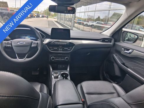 Used 2022 Ford Escape Titanium w/ Class II Trailer Tow Package AWD/4WD image 10