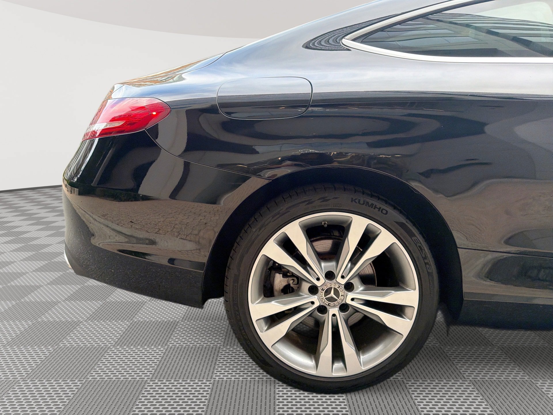 Used 2018 Mercedes-Benz C 300 4MATIC Coupe image 28