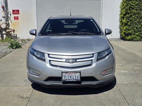 Used 2014 Chevrolet Volt Premium w/ Premium Trim Package image 2