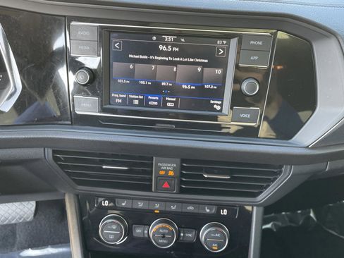 Used 2023 Volkswagen Jetta SE image 28