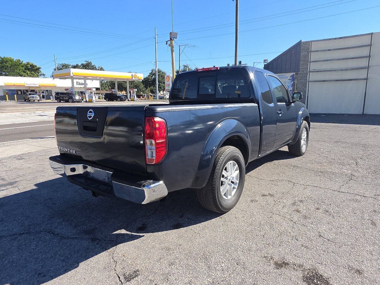 Used 2016 Nissan Frontier SV RWD image 6