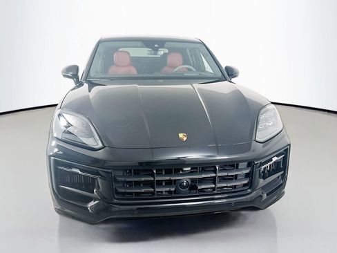 Certified 2025 Porsche Cayenne GTS image 6