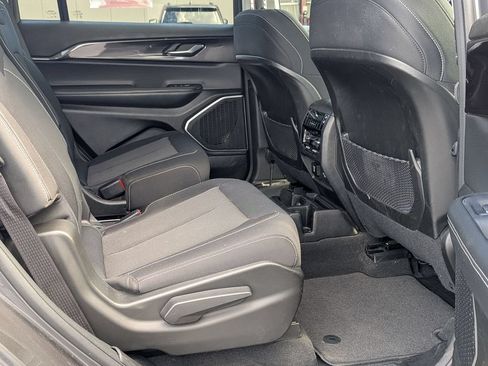 Used 2022 Jeep Grand Cherokee L Laredo w/ Luxury Tech Group I AWD/4WD image 26