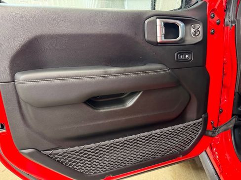 Used 2020 Jeep Gladiator Rubicon image 9