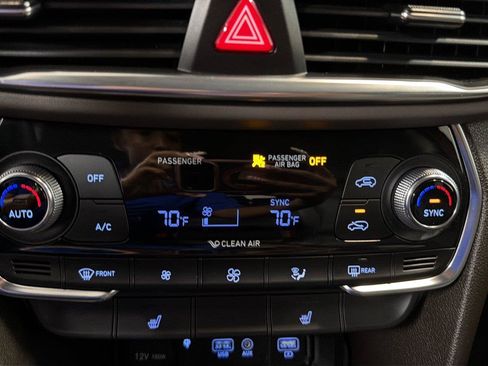 Used 2020 Hyundai Santa Fe SEL FWD image 18