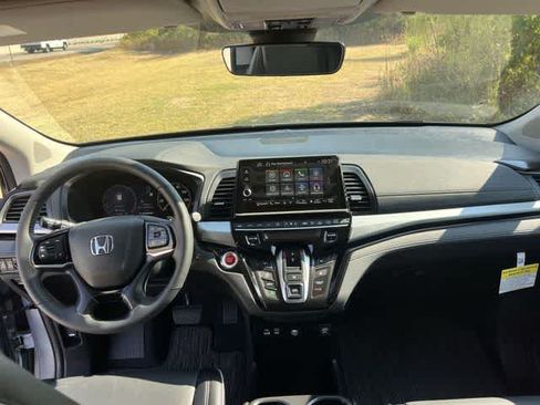 Certified 2026 Honda Odyssey Touring image 15