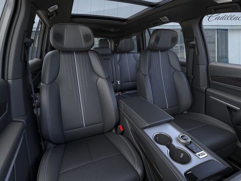 New 2026 Cadillac Vistiq Luxury image 16