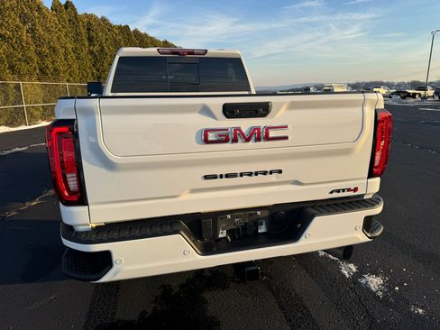 Used 2022 GMC Sierra 2500 AT4 w/ AT4 Premium Plus Package image 9